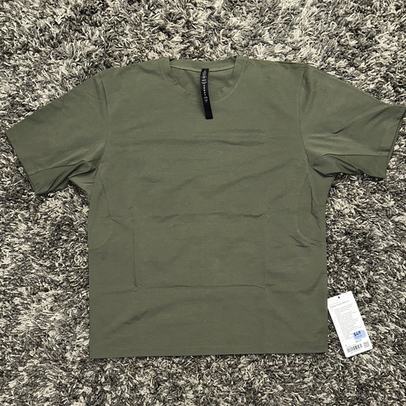 New Men’s lululemon athletica Pique Oversized- Fit T in Army Green Short Sleeve - Picture 1 of 3